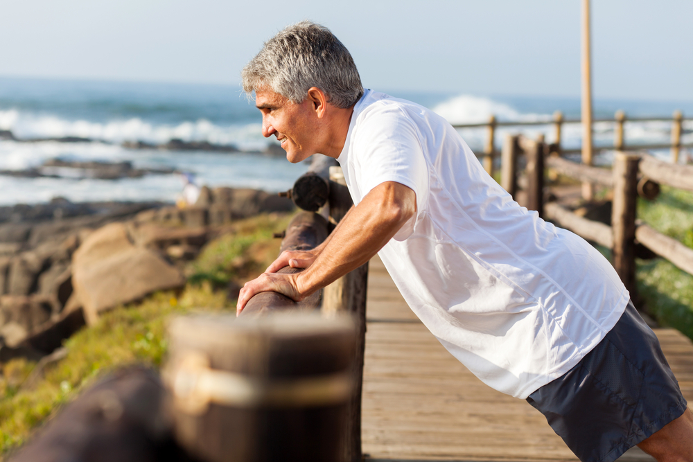 fit_senior_man_exercising